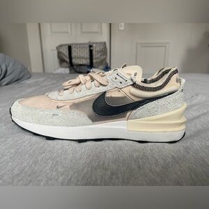 Men’s Nike Waffle 1 size 10